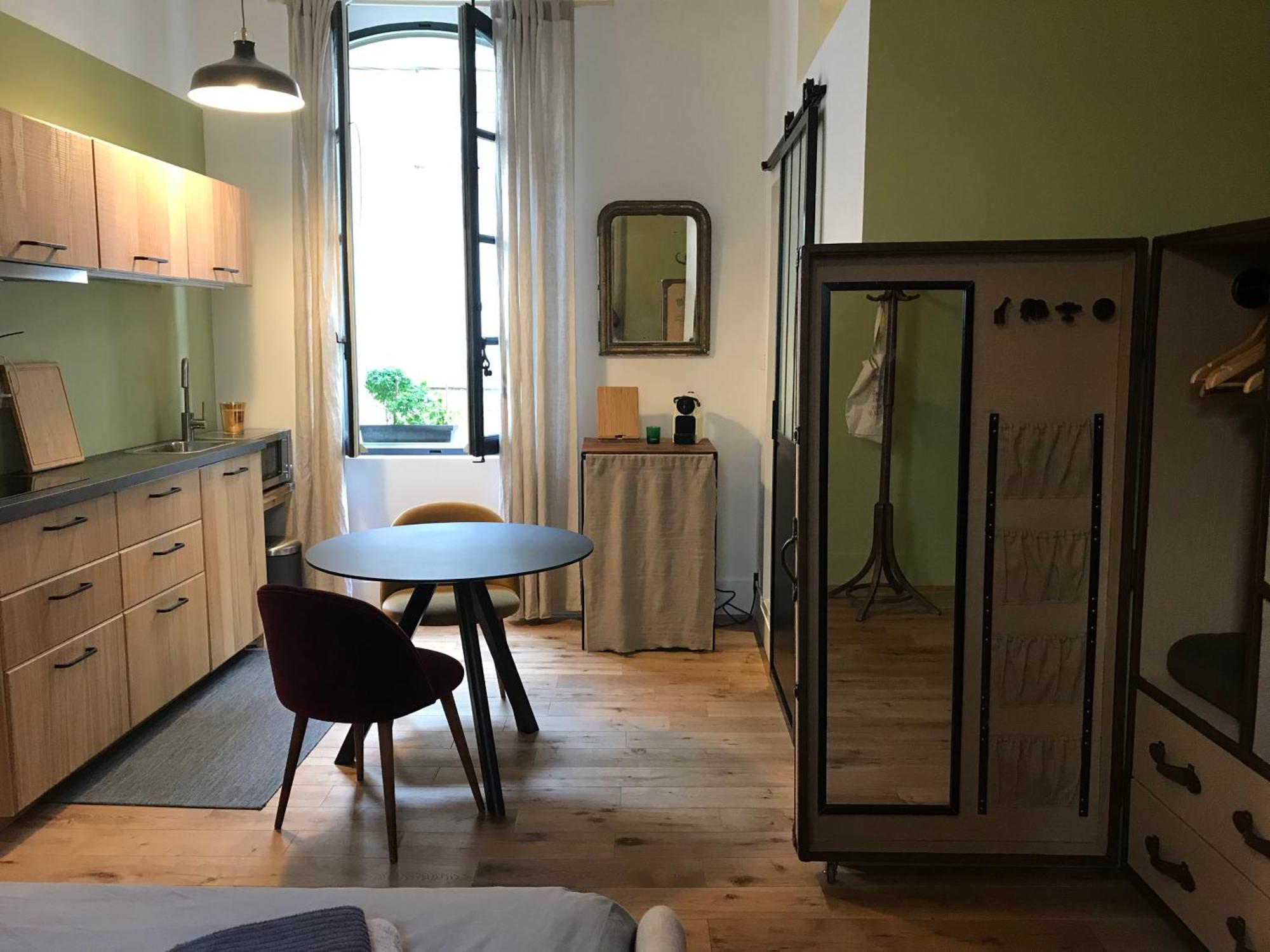 Studio de Charme à la Roquette Arles Esterno foto